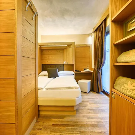 Mota Hotel 4*